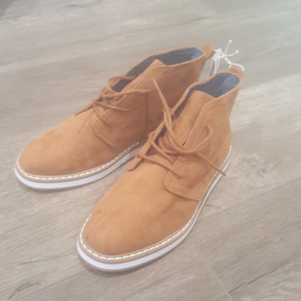 Boys boots